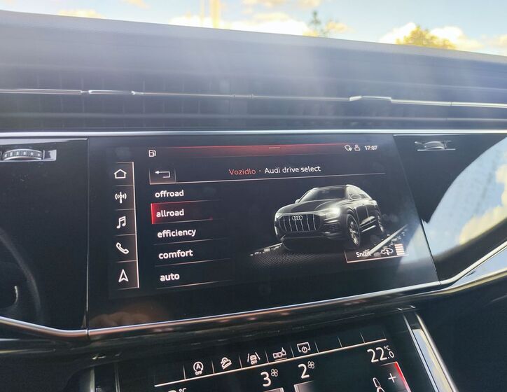 Audi Q8 25