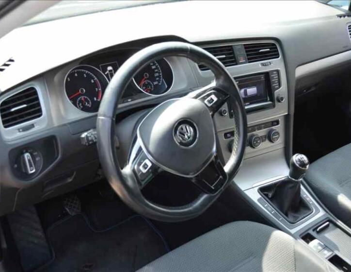 Volkswagen Golf 16