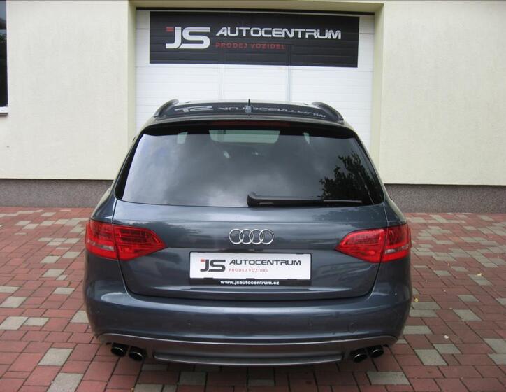 Audi S4 8