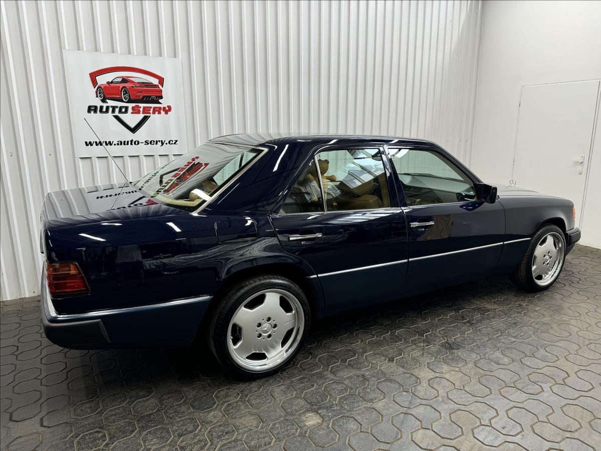 Mercedes-Benz 124