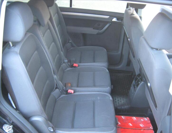 Volkswagen Touran 14
