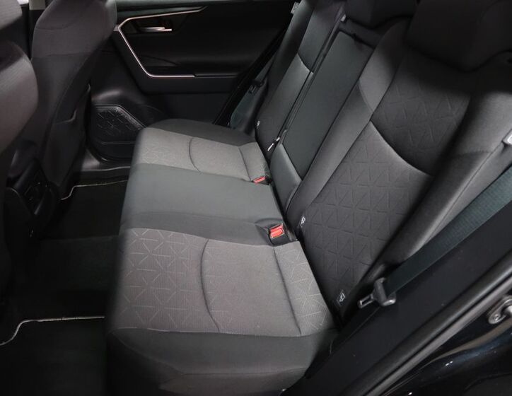 Toyota RAV4 10
