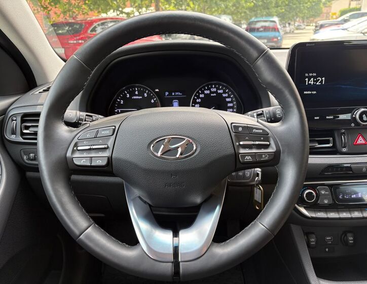 Hyundai i30 25