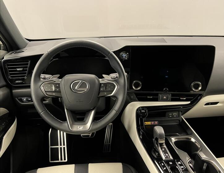 Lexus NX 450h plus 5