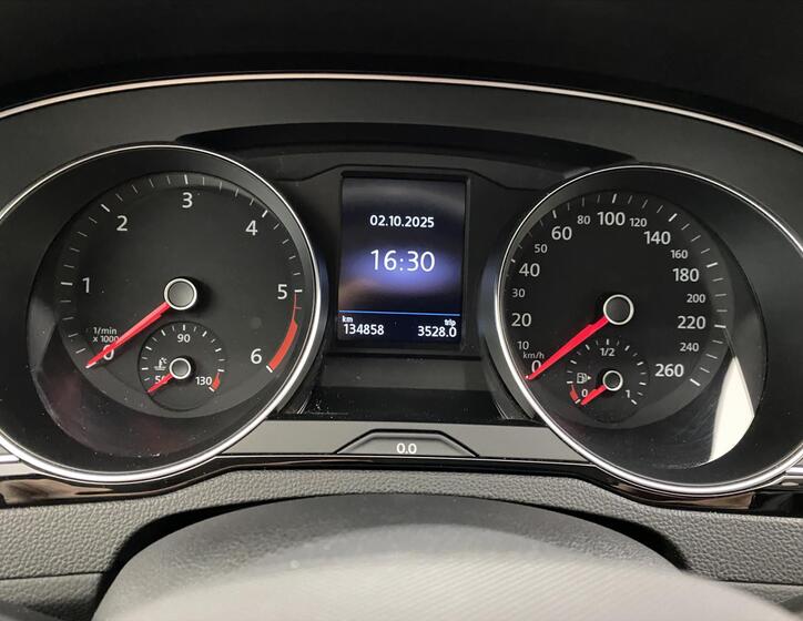 Volkswagen Passat 10