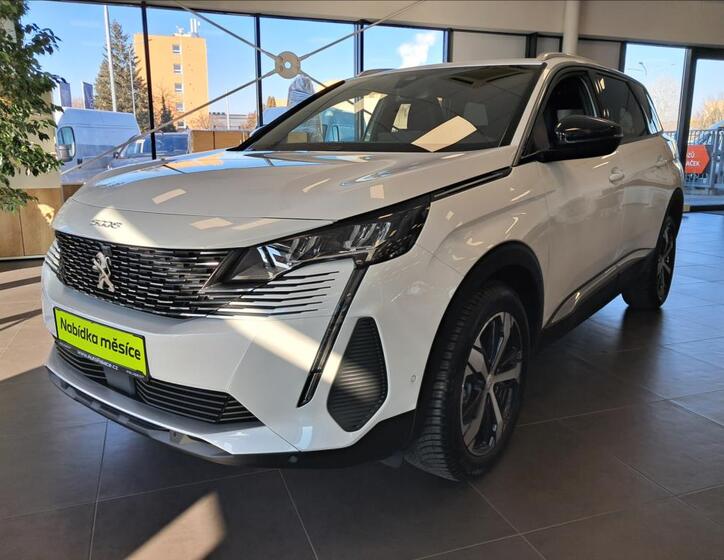Peugeot 5008 1