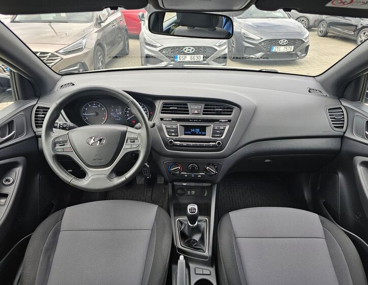 Hyundai i20 10