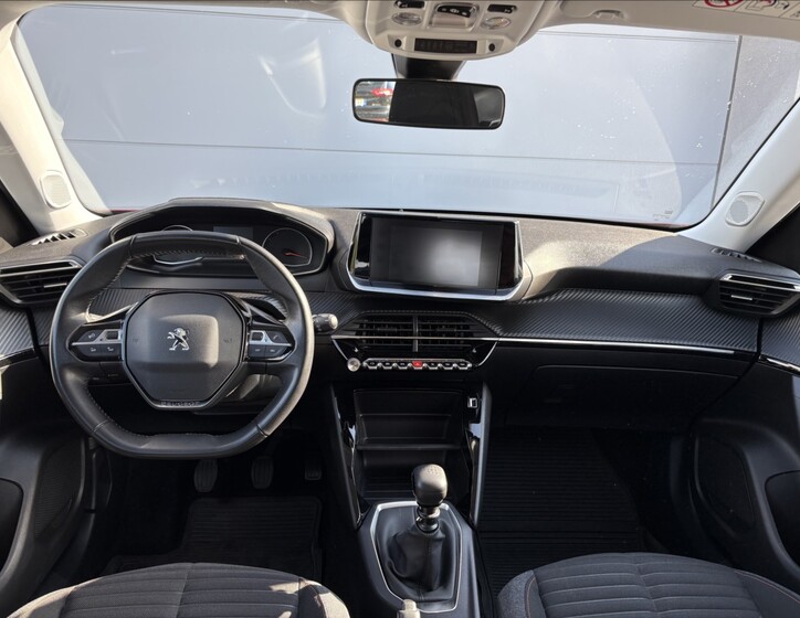 Peugeot 2008 6