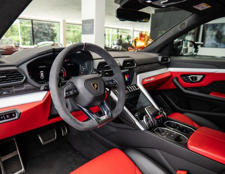 Lamborghini Urus 5