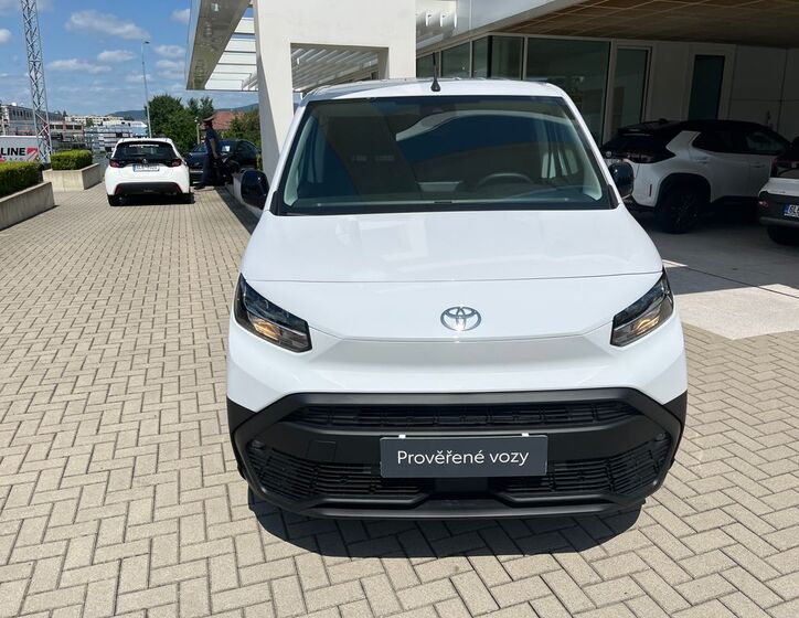 Toyota ProAce 9