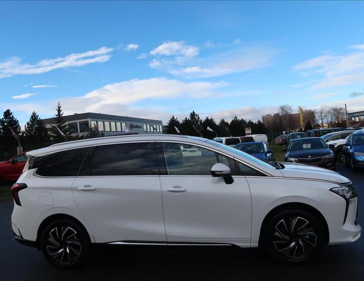 Dongfeng U-Tour 5