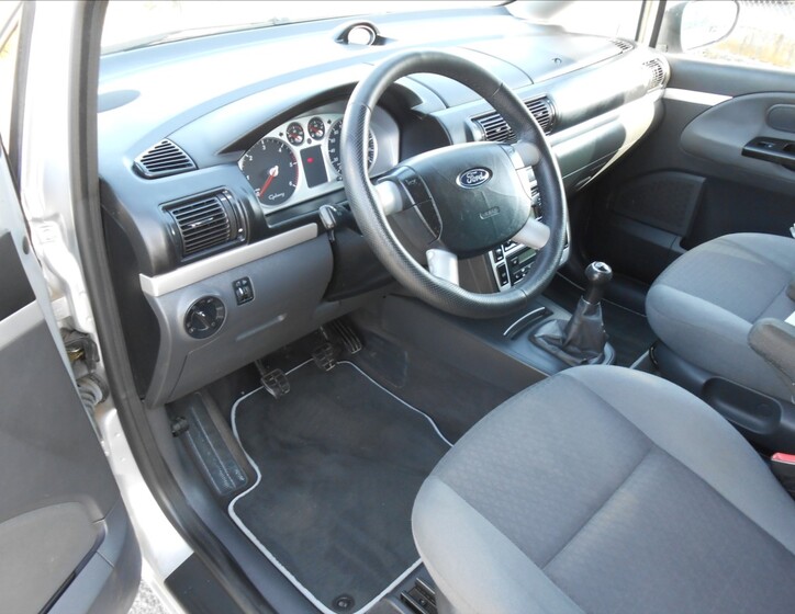 Ford Galaxy 11