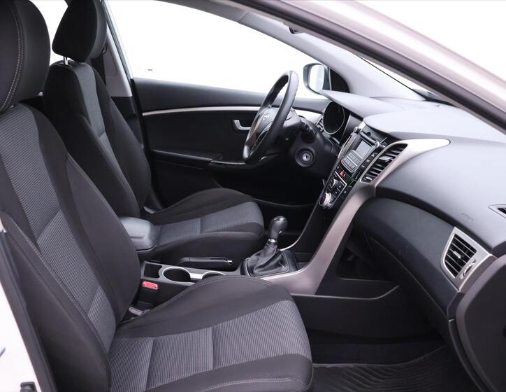 Hyundai i30 11
