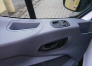 Ford Transit 19