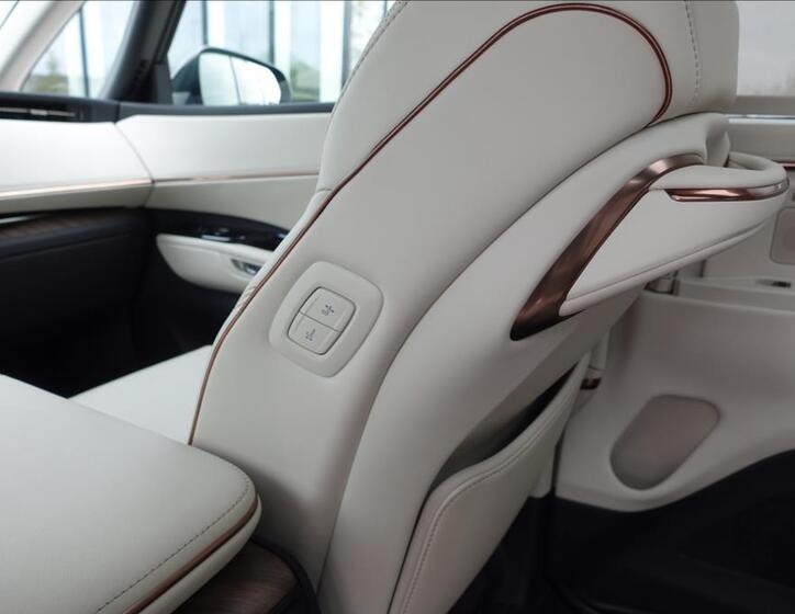 Lexus LM 350h 53