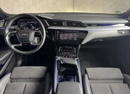 Audi e-tron 18