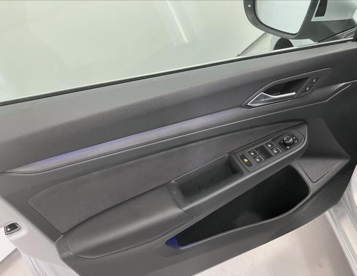 Volkswagen Golf 21