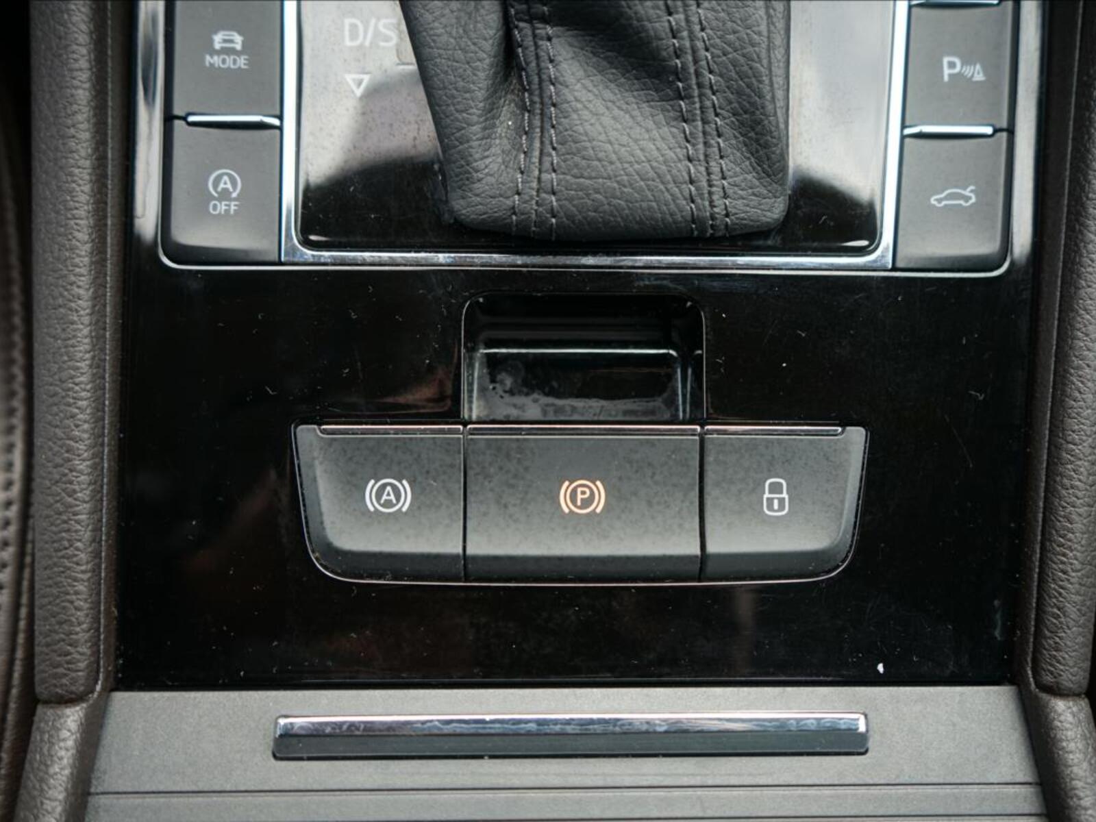 Škoda Superb 25