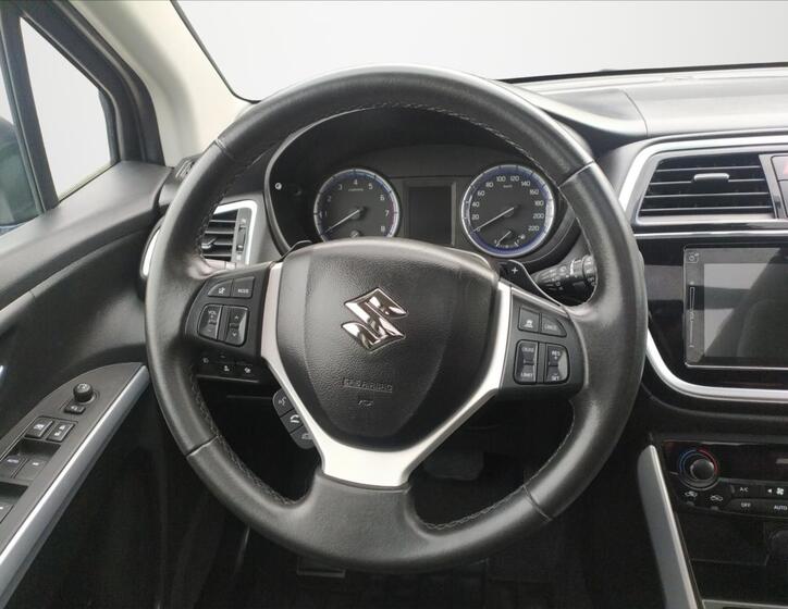 Suzuki SX4 S-Cross 11