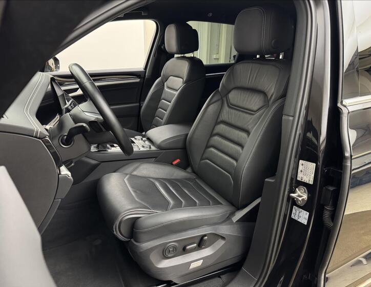 Volkswagen Touareg 38