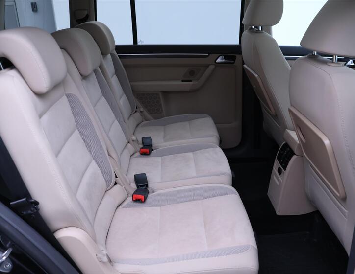 Volkswagen Touran 12