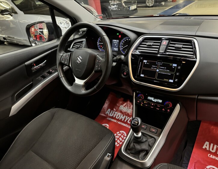 Suzuki SX4 S-Cross 13