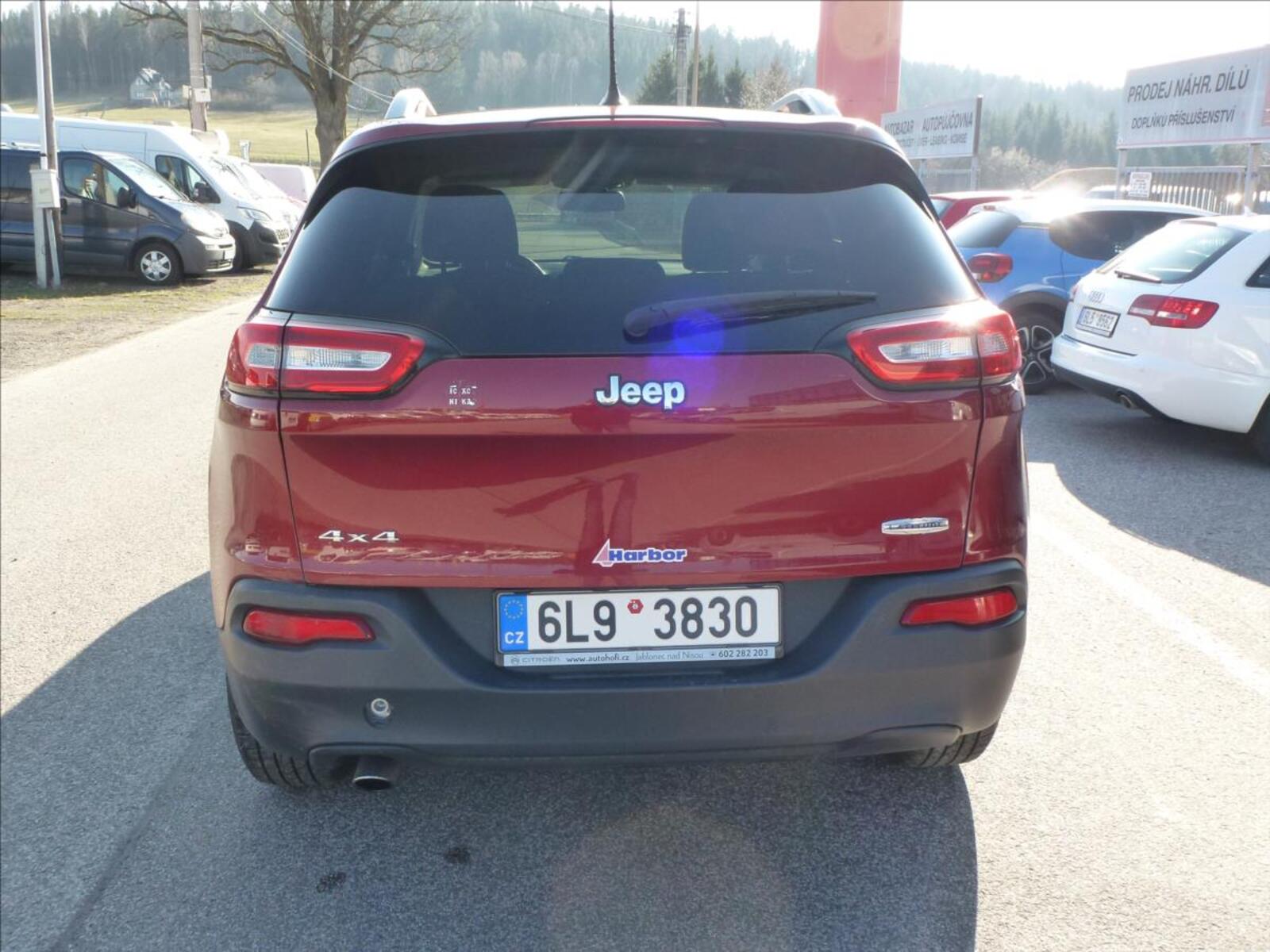 Jeep Cherokee 10