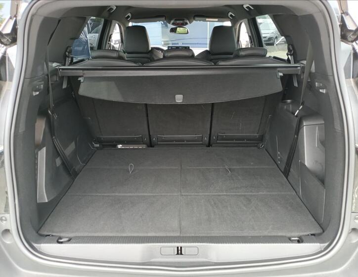 Peugeot 5008 6