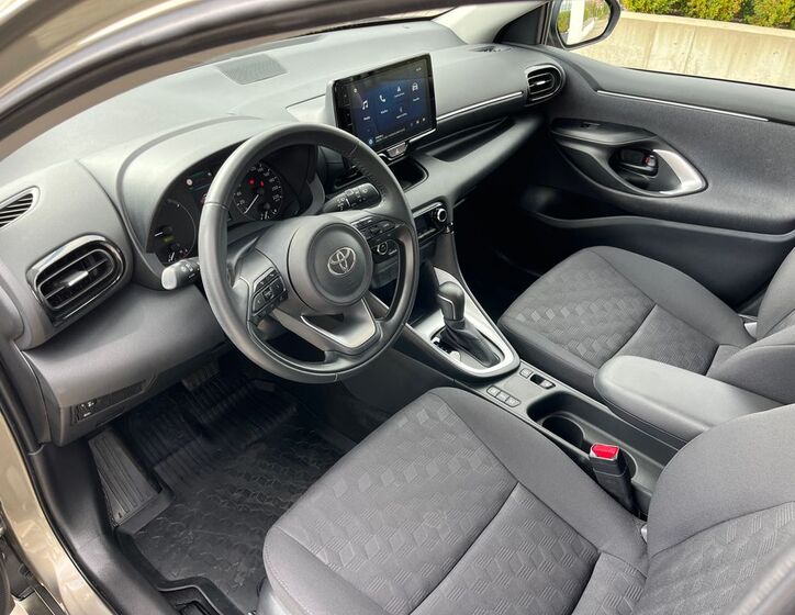 Toyota Yaris 14
