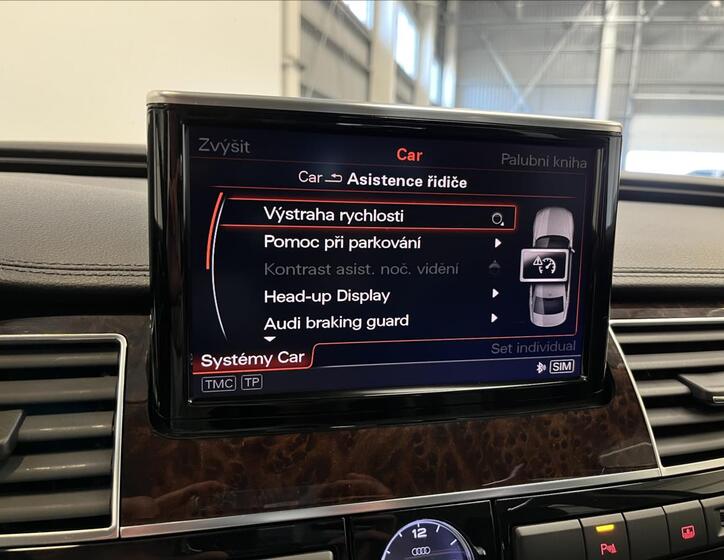 Audi A8 9