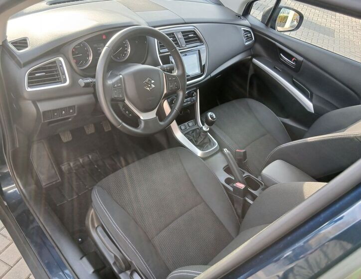 Suzuki SX4 S-Cross 10