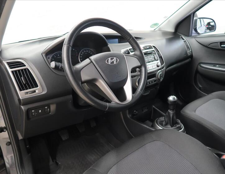 Hyundai i20 10