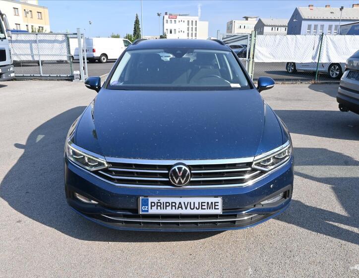 Volkswagen Passat 1