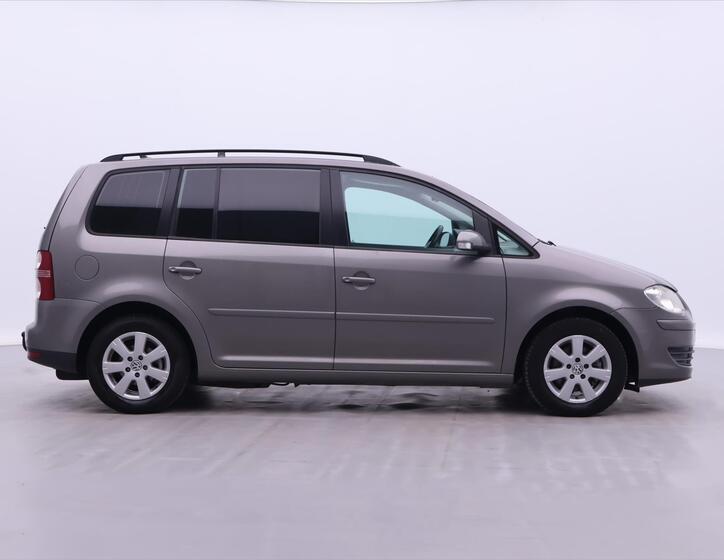 Volkswagen Touran 8