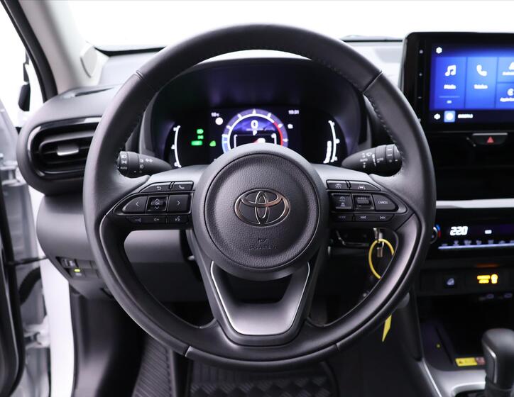 Toyota Yaris Cross 19