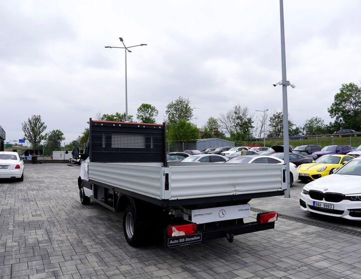 Mercedes-Benz Sprinter 4