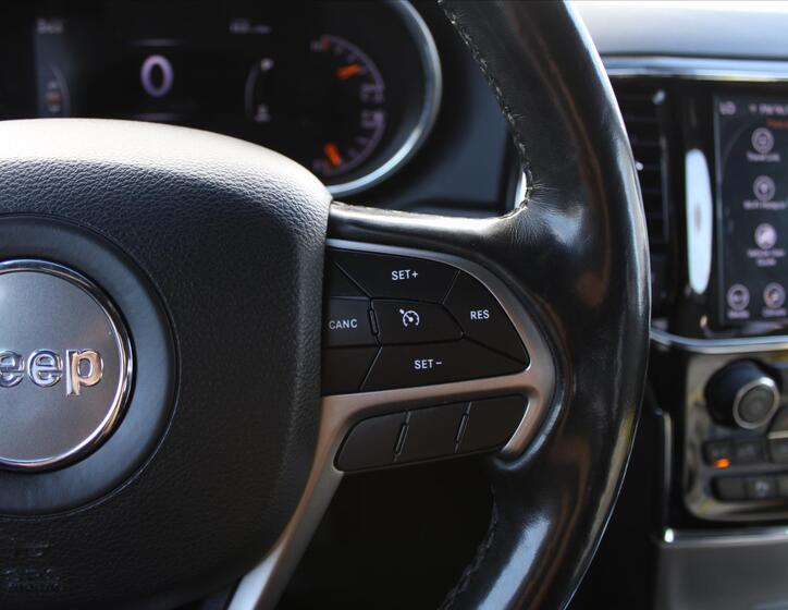 Jeep Grand Cherokee 16