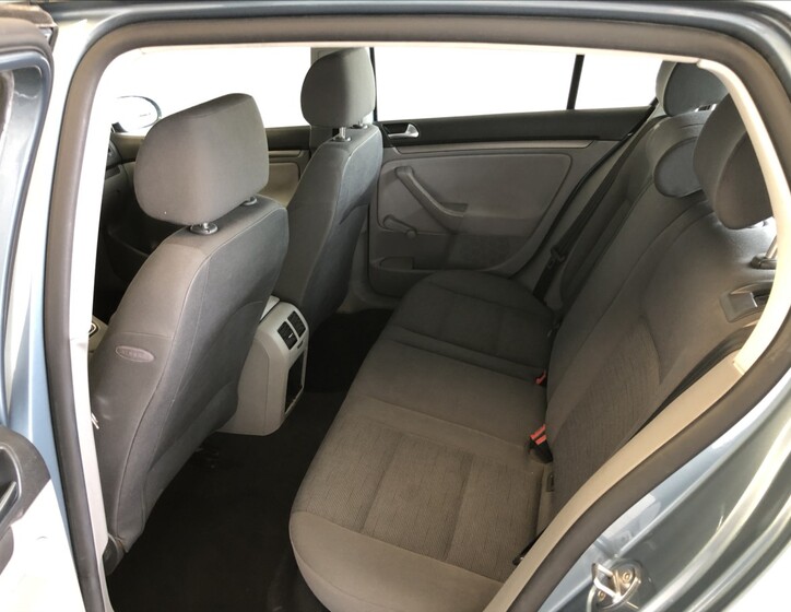 Volkswagen Golf 10