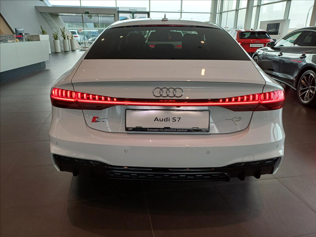 Audi S7