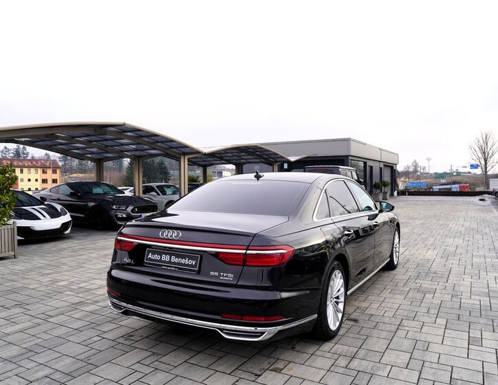 Audi A8 6