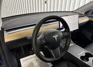 Tesla Model Y 16