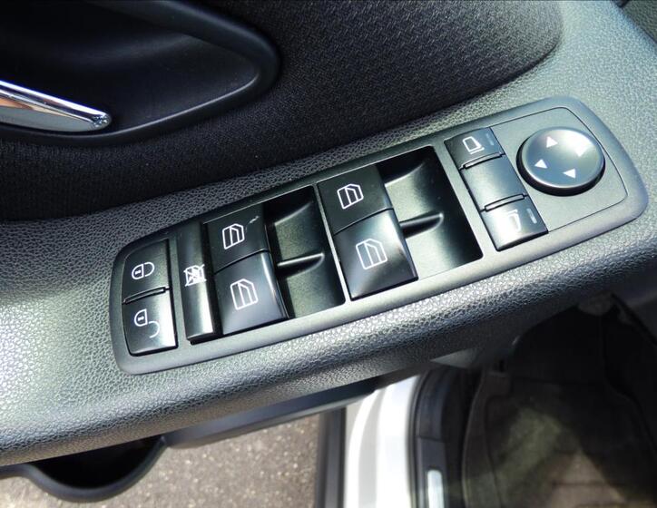 Mercedes-Benz Třídy A 12
