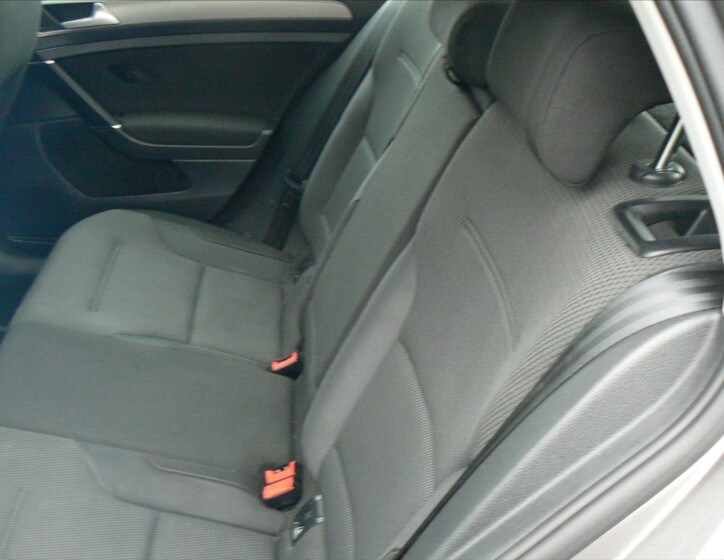 Volkswagen Golf 19