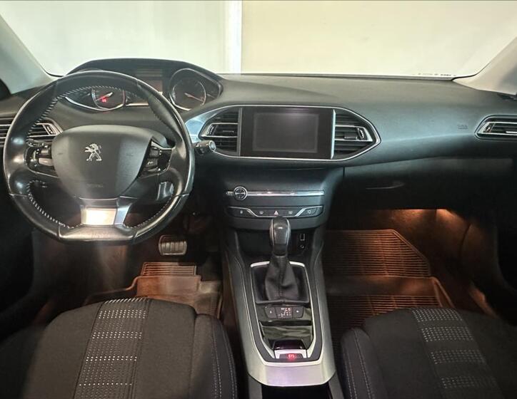 Peugeot 308 9