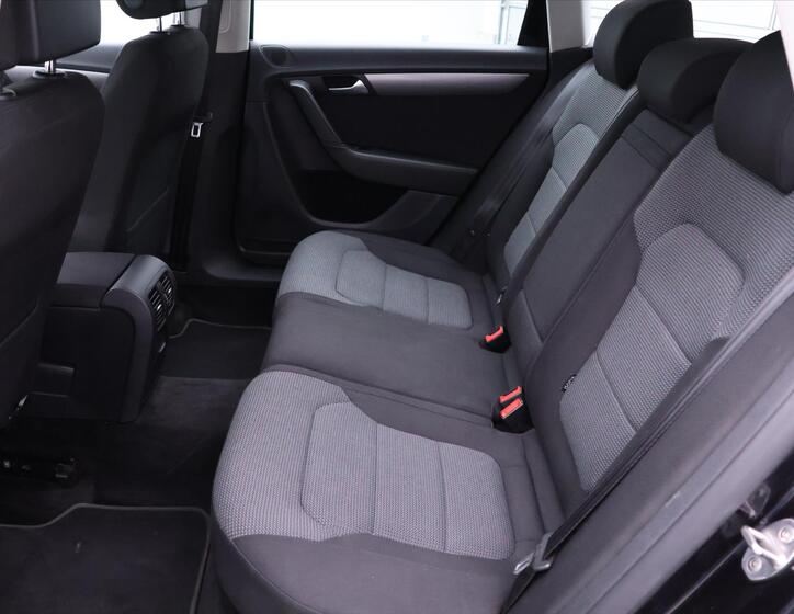 Volkswagen Passat 16