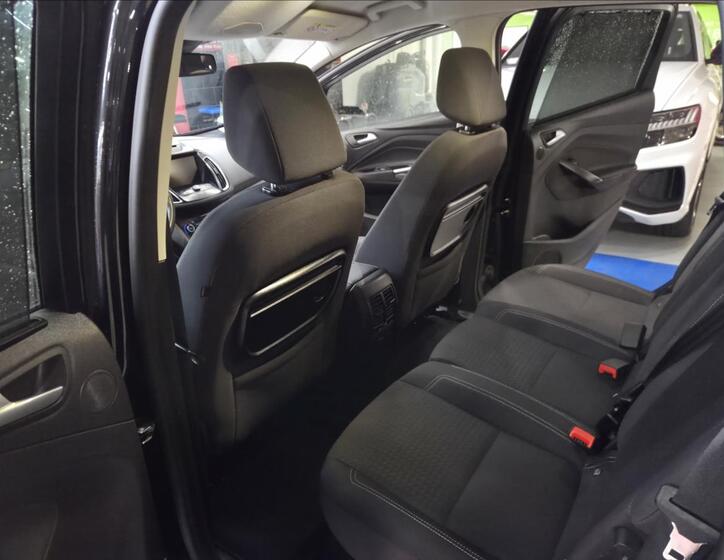 Ford C-MAX 13