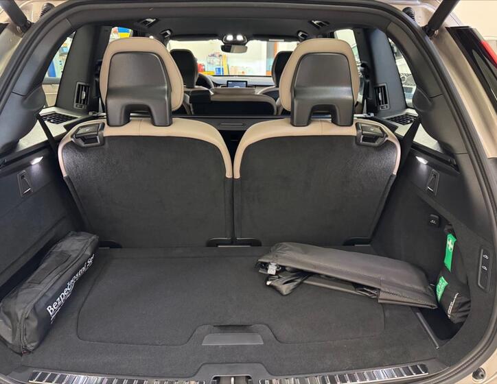 Volvo XC90 12