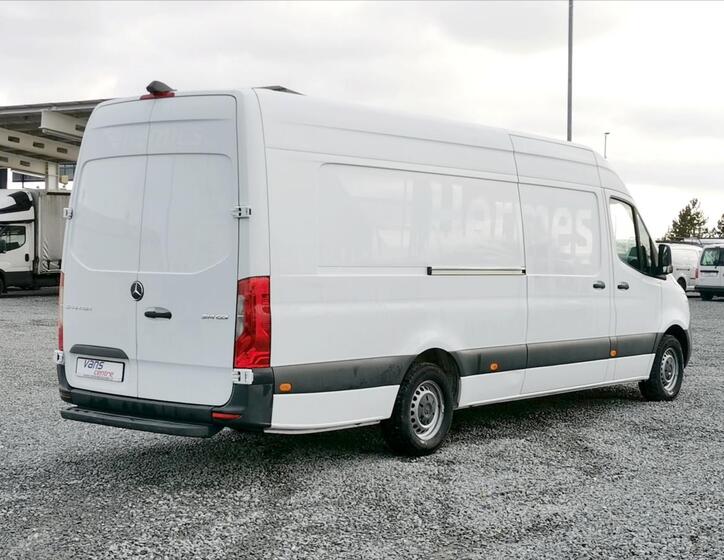 Mercedes-Benz Sprinter 3