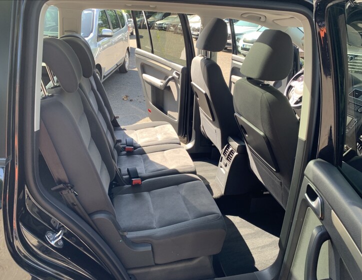 Volkswagen Touran 16