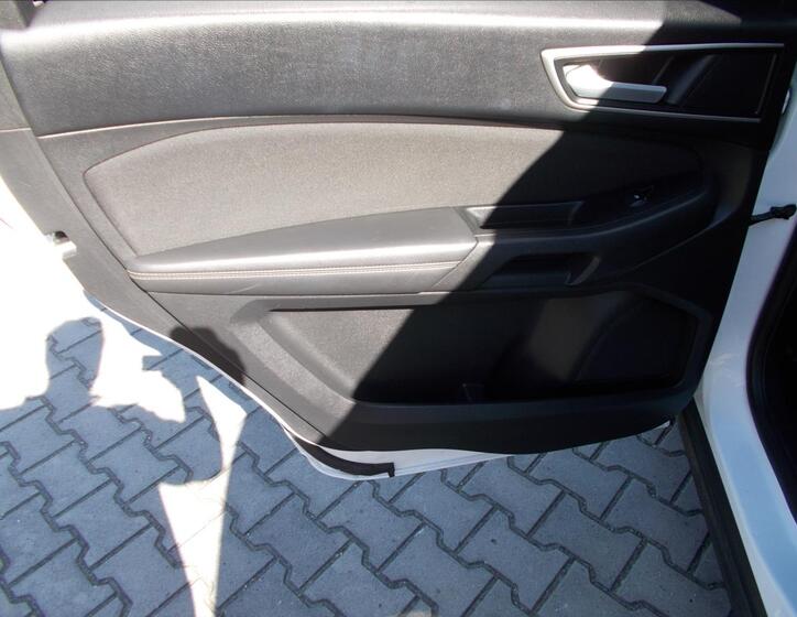 Ford Galaxy 16